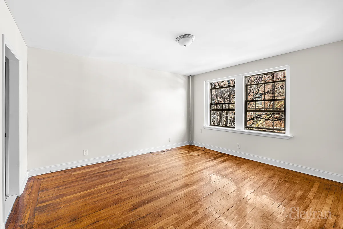 Building Photo - 37-56 80th St #3D