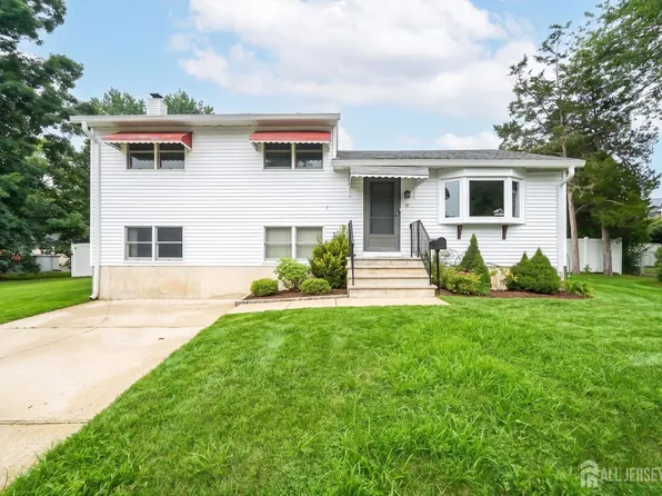 12 Gover Ct, Spotswood, NJ 08884