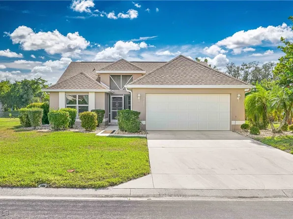 9201 Marigold Ct, Fort Myers, FL 33919