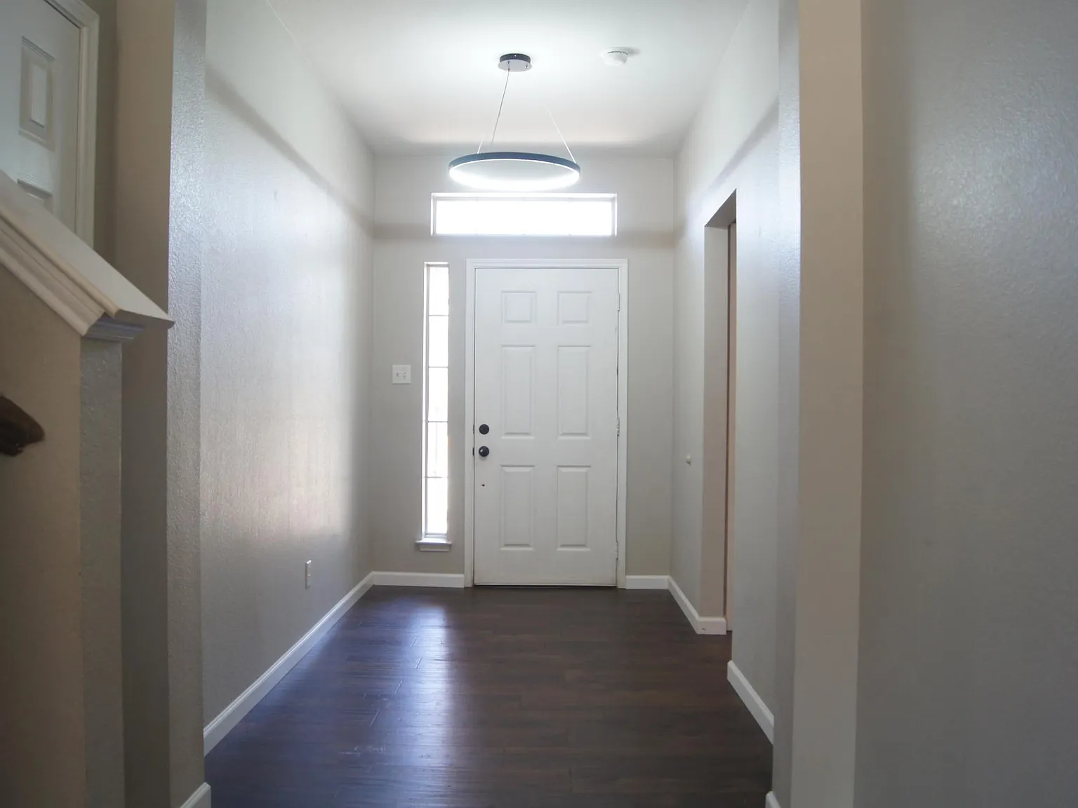 3 bed, 2088 sqft, $2,400 — Photo 2