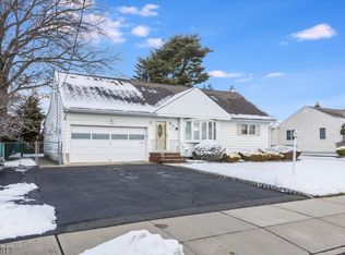 122 Robin Hood Rd, Clifton, NJ 07013