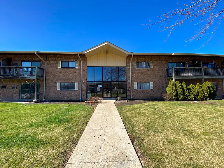 7410 Brookdale Dr #112 — Photo 10