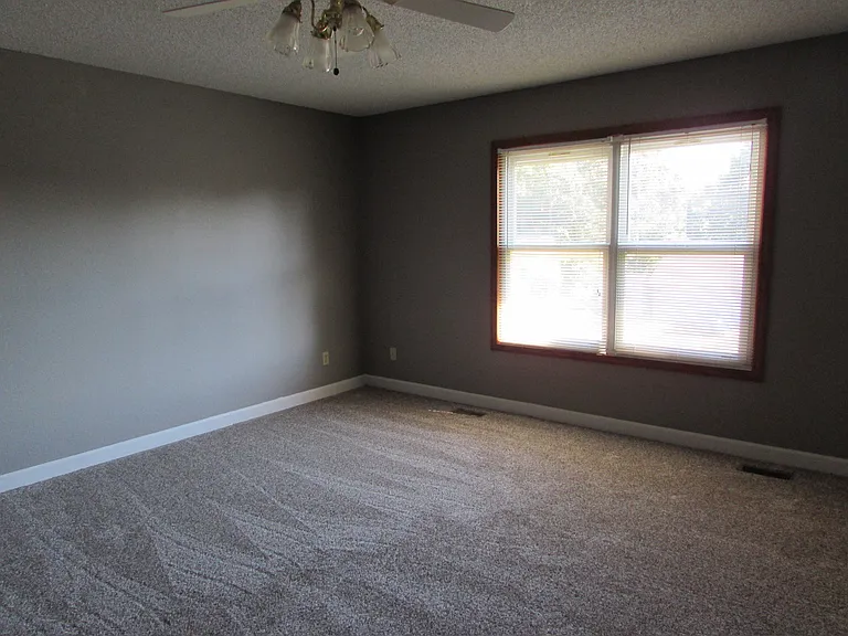 20602 Snicker Ct — Photo 17