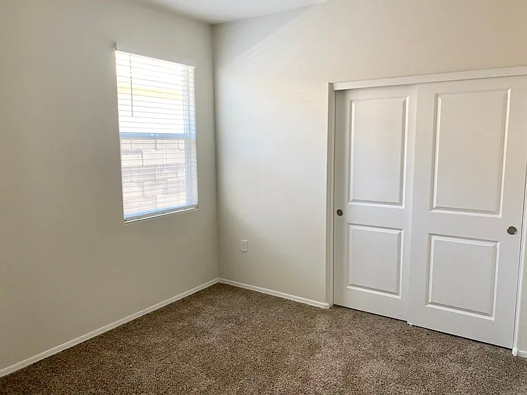 4661 W Nutmeg Ave — Photo 7