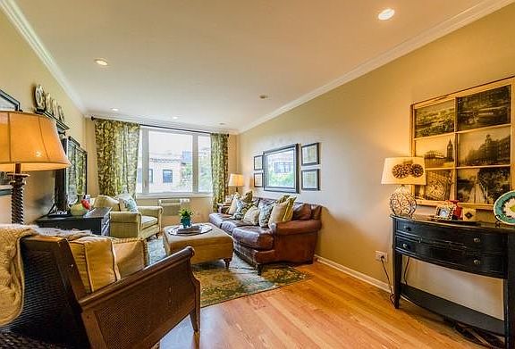 4th image of 435 W Oakdale Ave #3AF