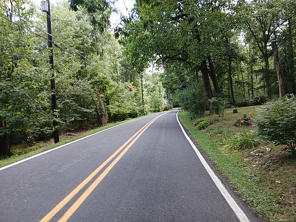 4th image of 2524 Mountain Rd