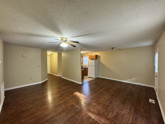 5th image of 215 Hay St