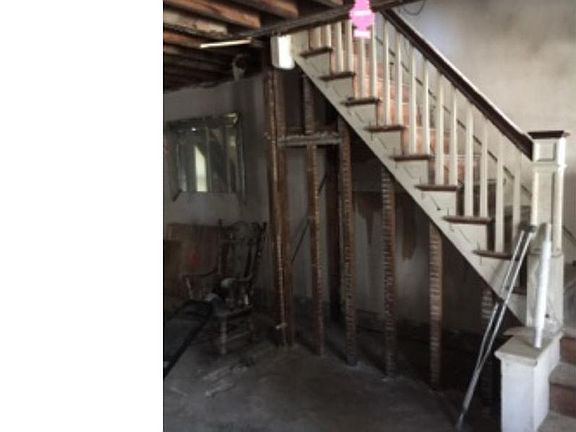 2nd image of 1518 W Loudon St