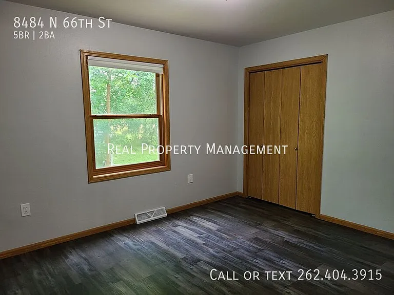 8484 N 66th St — Photo 12