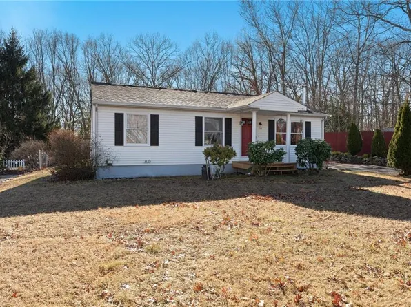 1134 Central Ave, Johnston, RI 02919