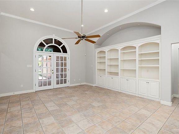 2nd image of 2907 Ocean View Dr