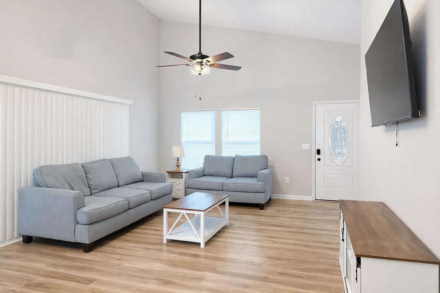 4 bed, 2.0 bath, 1560 sqft, $1,027 — Photo 4