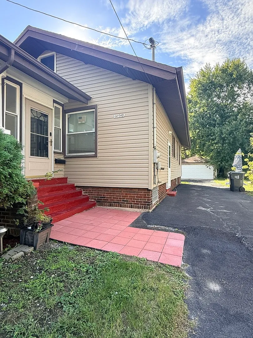 3 bed, 1400 sqft, $2,000 — Photo 4