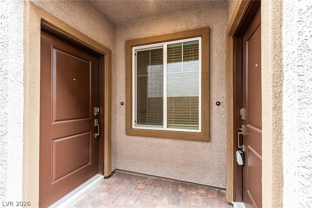 4 bed, 3.5 bath, 2640 sqft, $2,995 — Photo 4