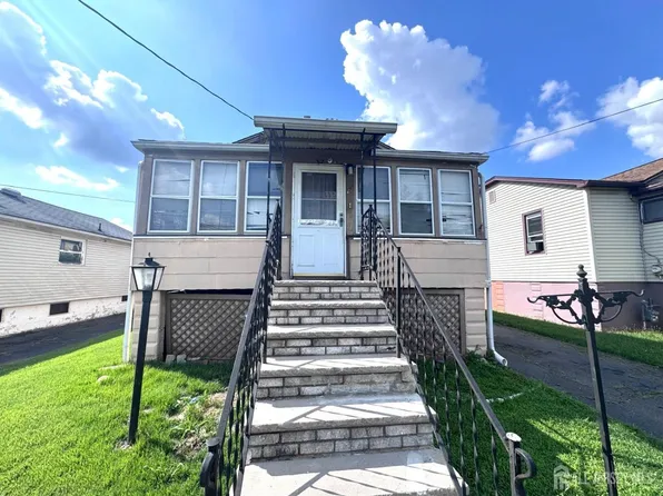 28 Silzer Ave, Iselin, NJ 08830