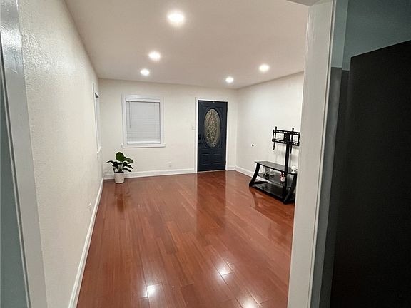 5th image of 18234 Bonham Ave