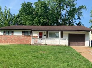 520 Jana Dr, Florissant, MO 63031