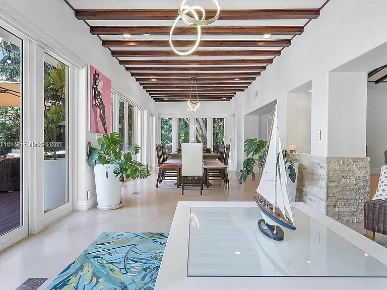 800 SW 12th Ave — Photo 40