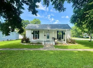 519 N Locust St, Monroe City, MO 63456