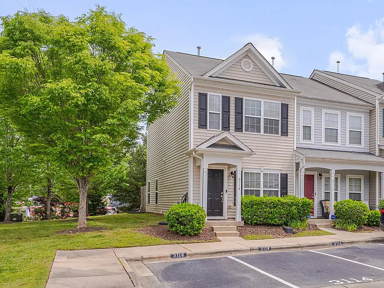 3114 Courtney Creek Blvd — Photo 2