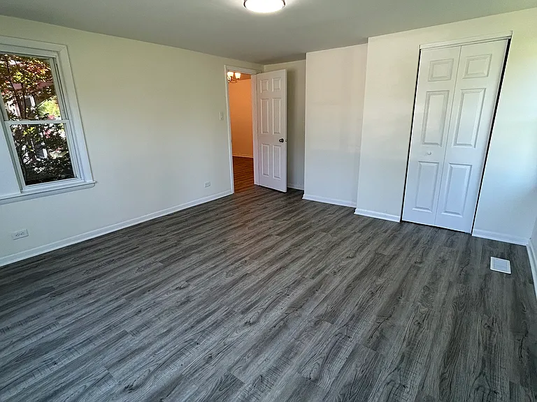 110 E Main St — Photo 6