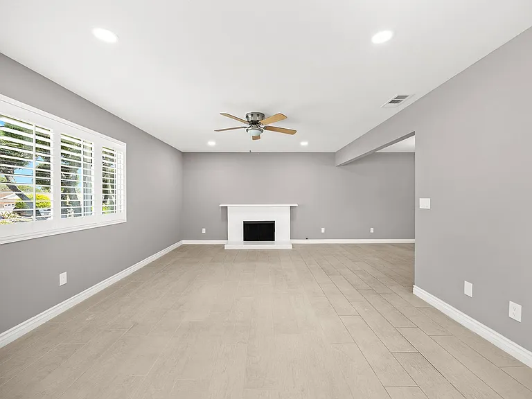 1641 Maywood Ave — Photo 7