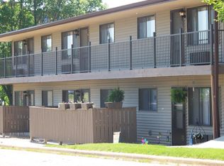 2285 Chaney Rd APT 1, Dubuque, IA 52001