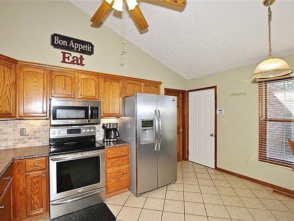 4th image of 1998 Eastwood Ct