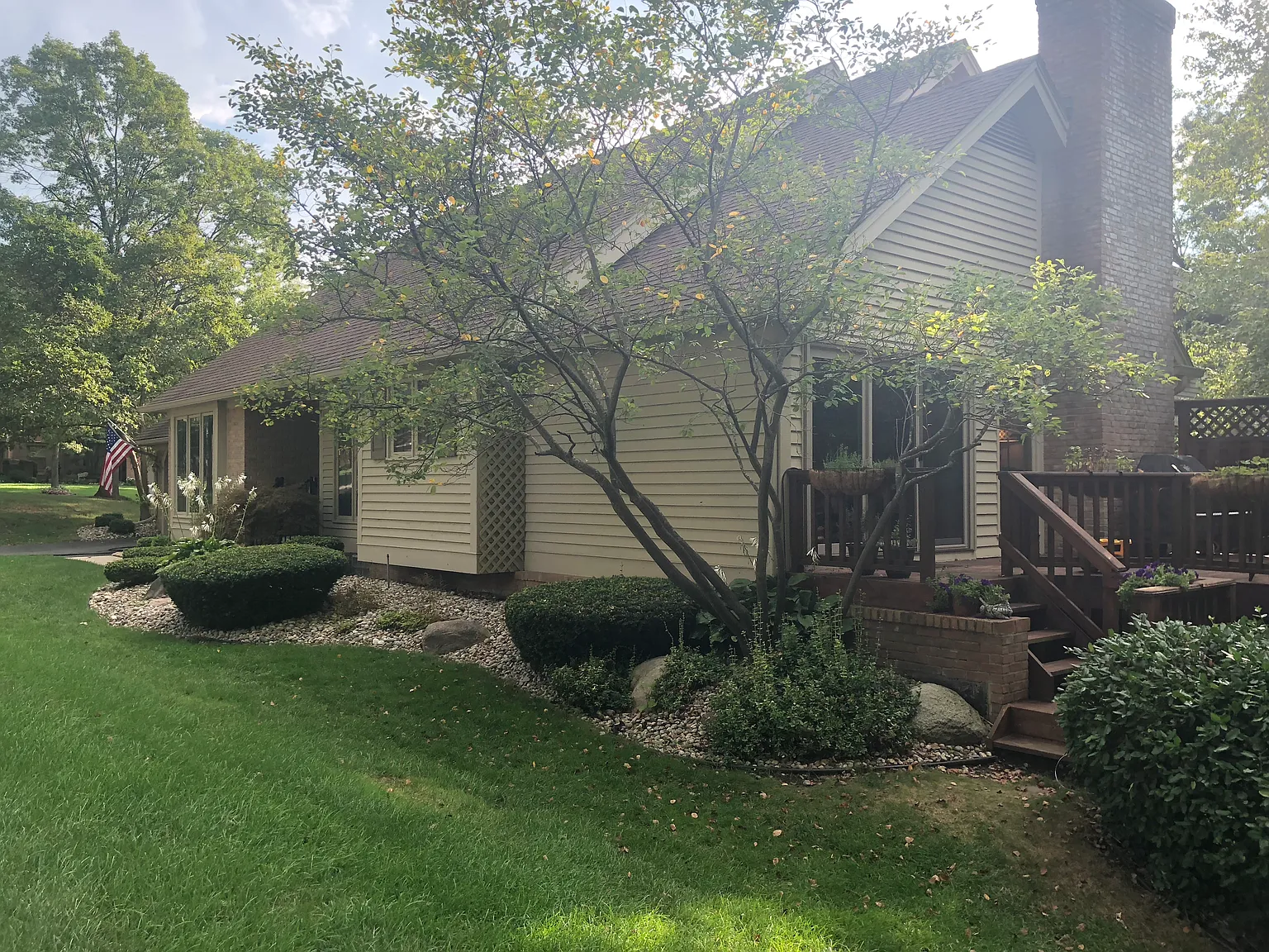4565 Golf View Dr photo 1