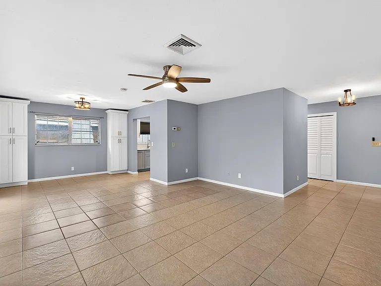 423 Pine Tree Ct #23 — Photo 7