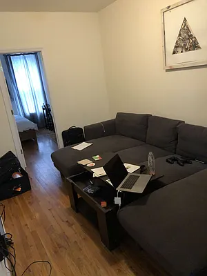 Rented by Bold New York | media 25