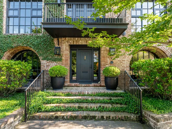 4 S Adgers Wharf, Charleston, SC 29401