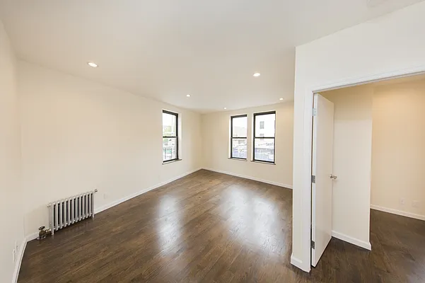 Rented by MNS | media 16