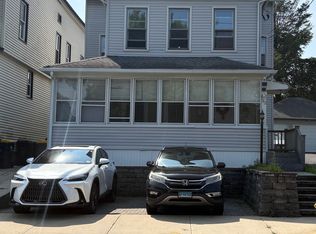 33 Holbrook St, Ansonia, CT 06401