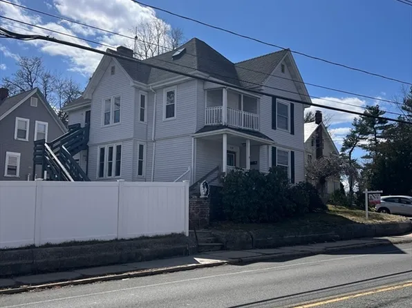 118 Temple St, Whitman, MA 02382