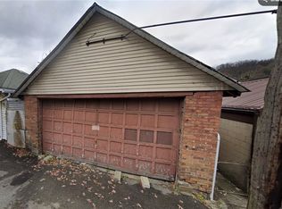 830 Indiana Ave, Glassport, PA