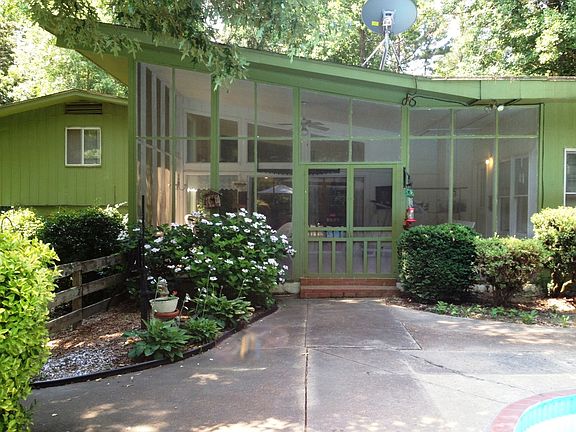 Back View of Screened Room