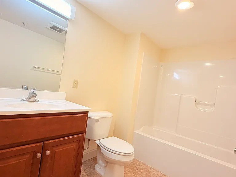 191 College St #203 — Photo 35