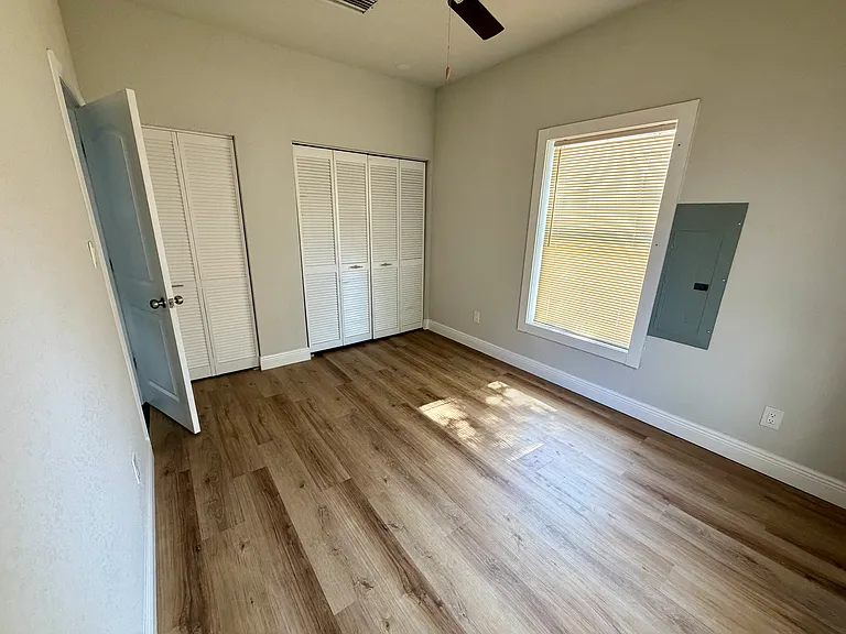 440 Cypress St — Photo 8
