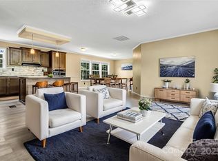 185 Bradshaw Cir, Candler, NC 28715