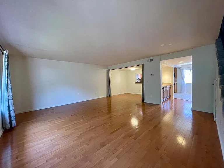 845 E Ave #G — Photo 4