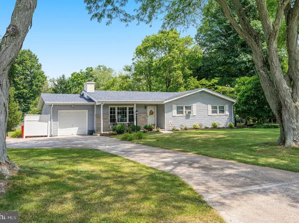 26 Chapel View Ln, Phoenixville, PA 19460