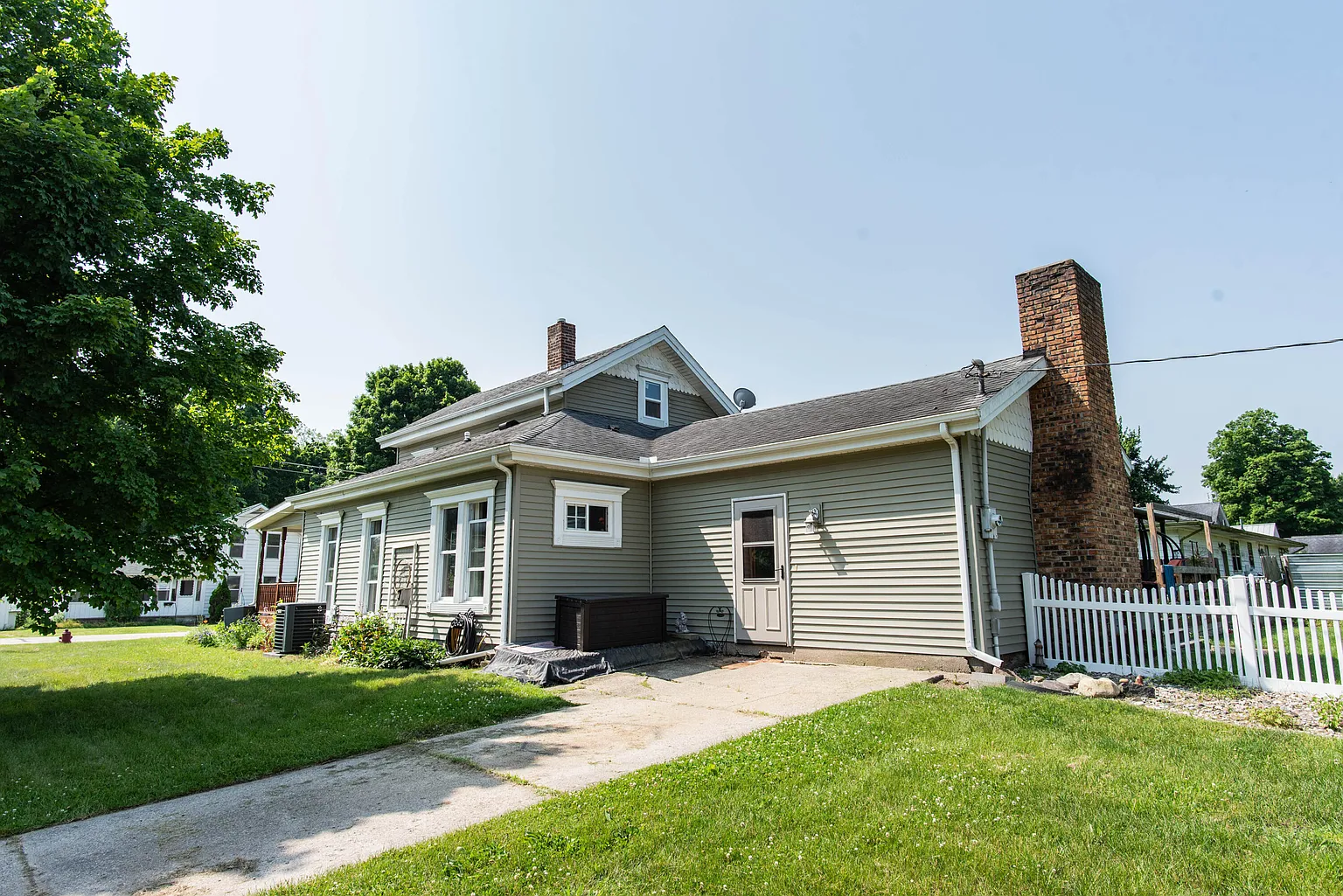 185 Race St photo 1