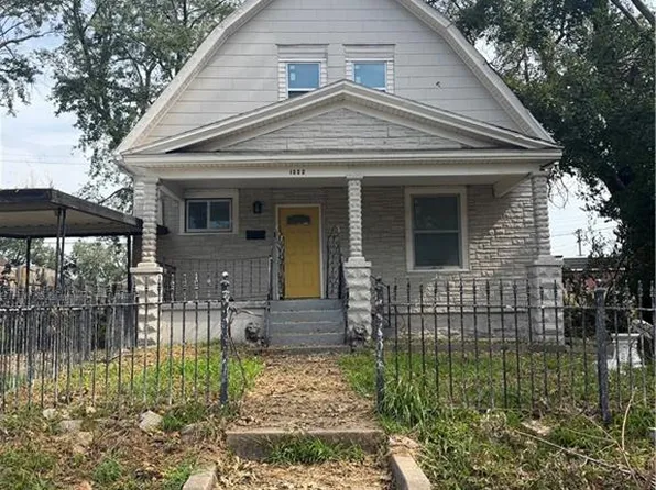 1322 Yecker Ave, Kansas City, KS 66104