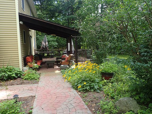5th image of 42 Amethyst Dr