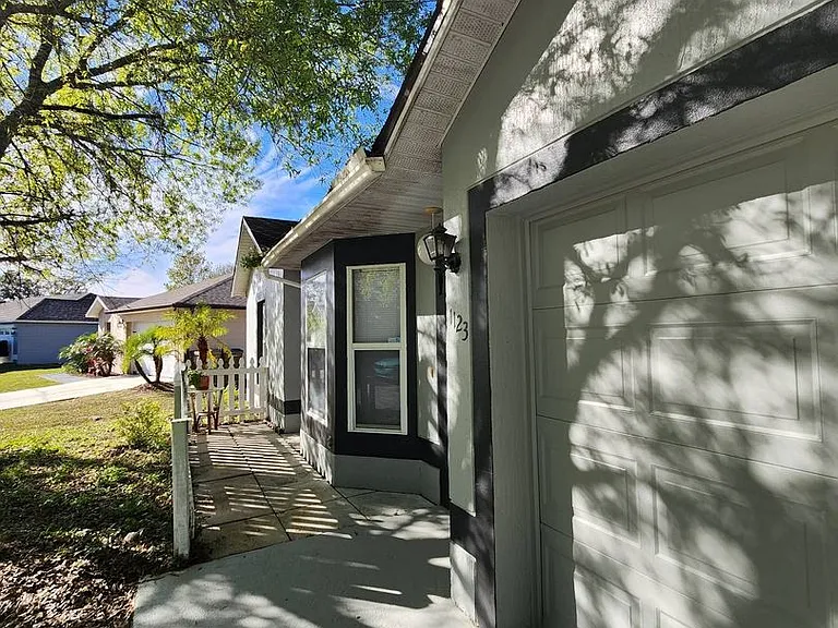 1123 Doncaster Ct — Photo 3