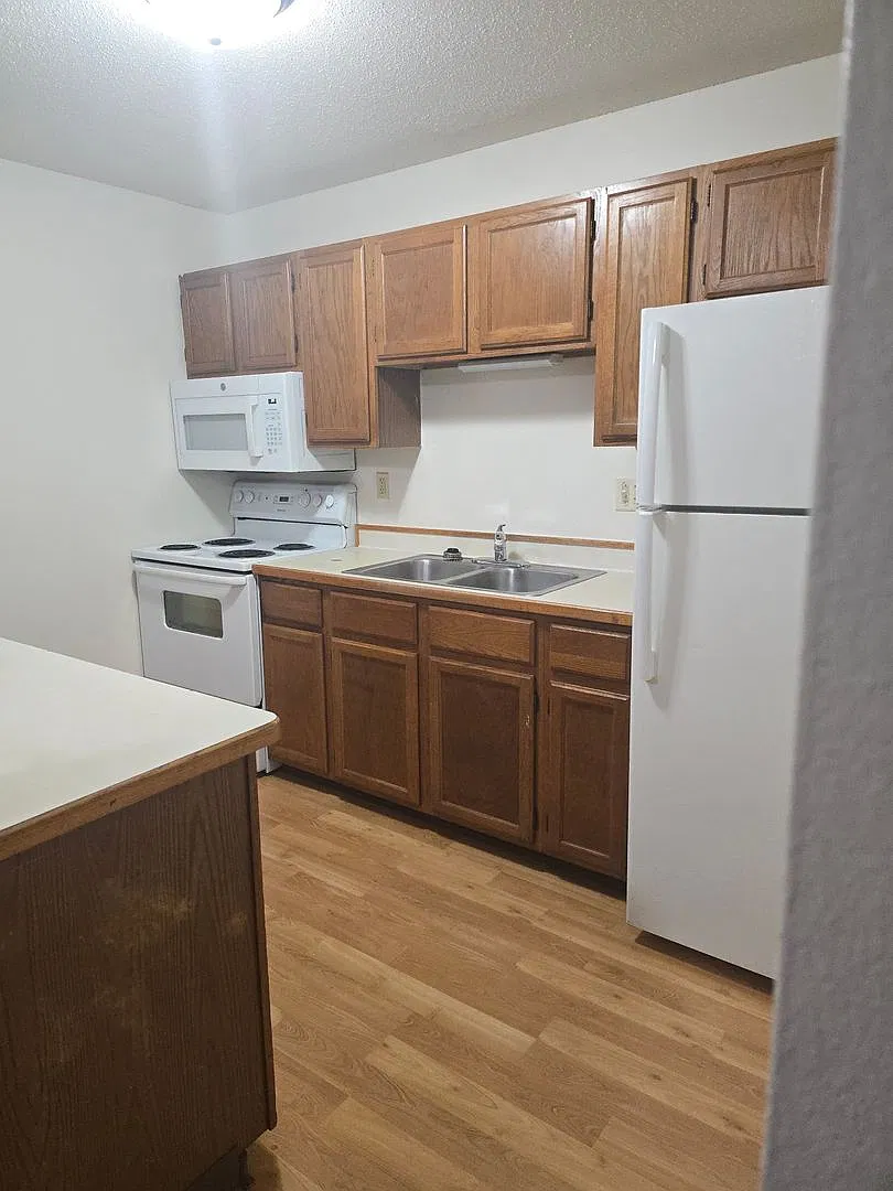 Summit Place — Photo 1