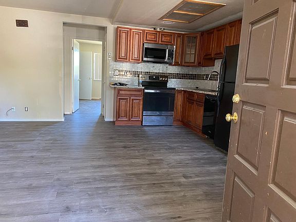 2nd image of 4903 Little Branham Ln