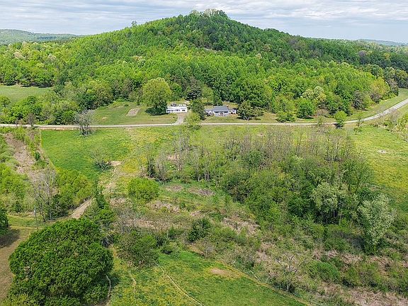 3rd image of 4844 Collins Rd