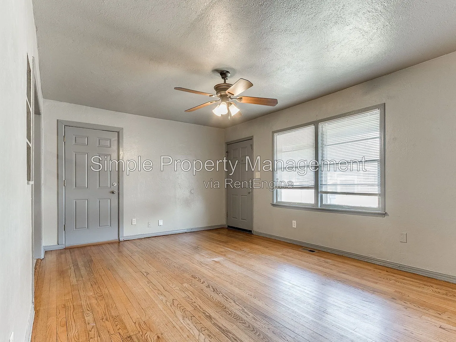 2 bed, 1.0 bath, 784 sqft, $995 — Photo 2